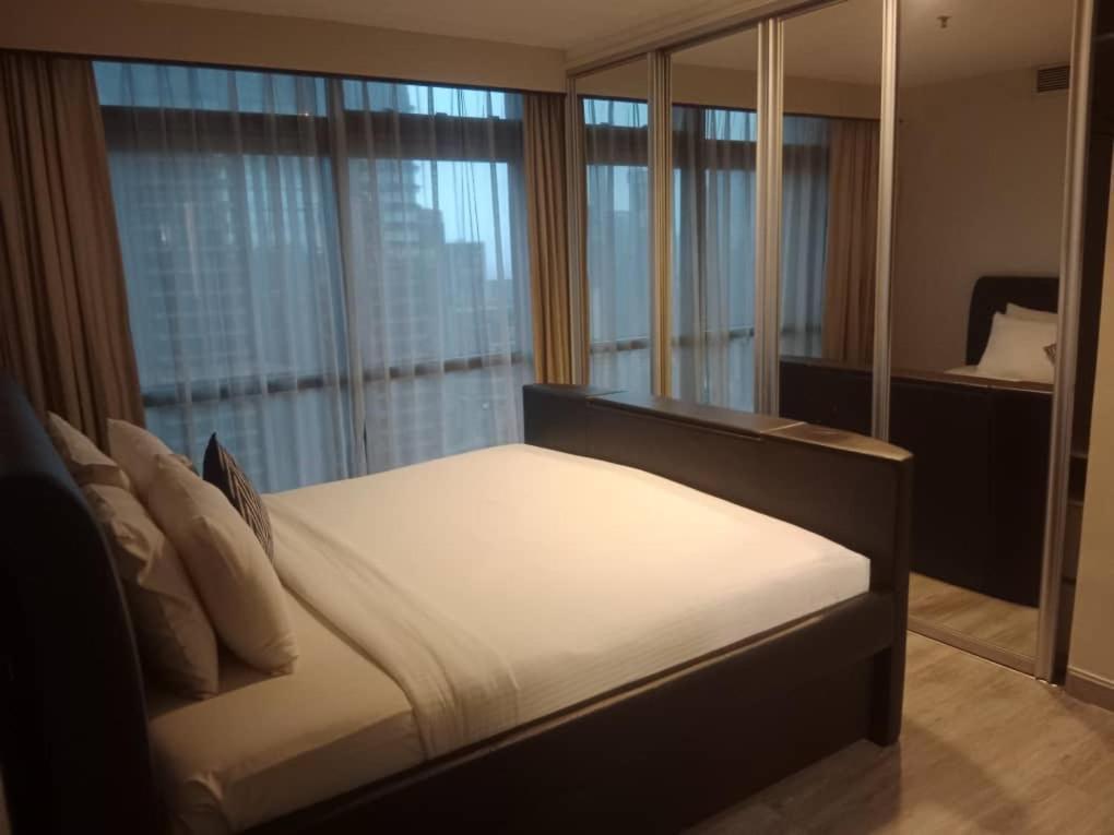 Apartment Serviced @ Times Square
