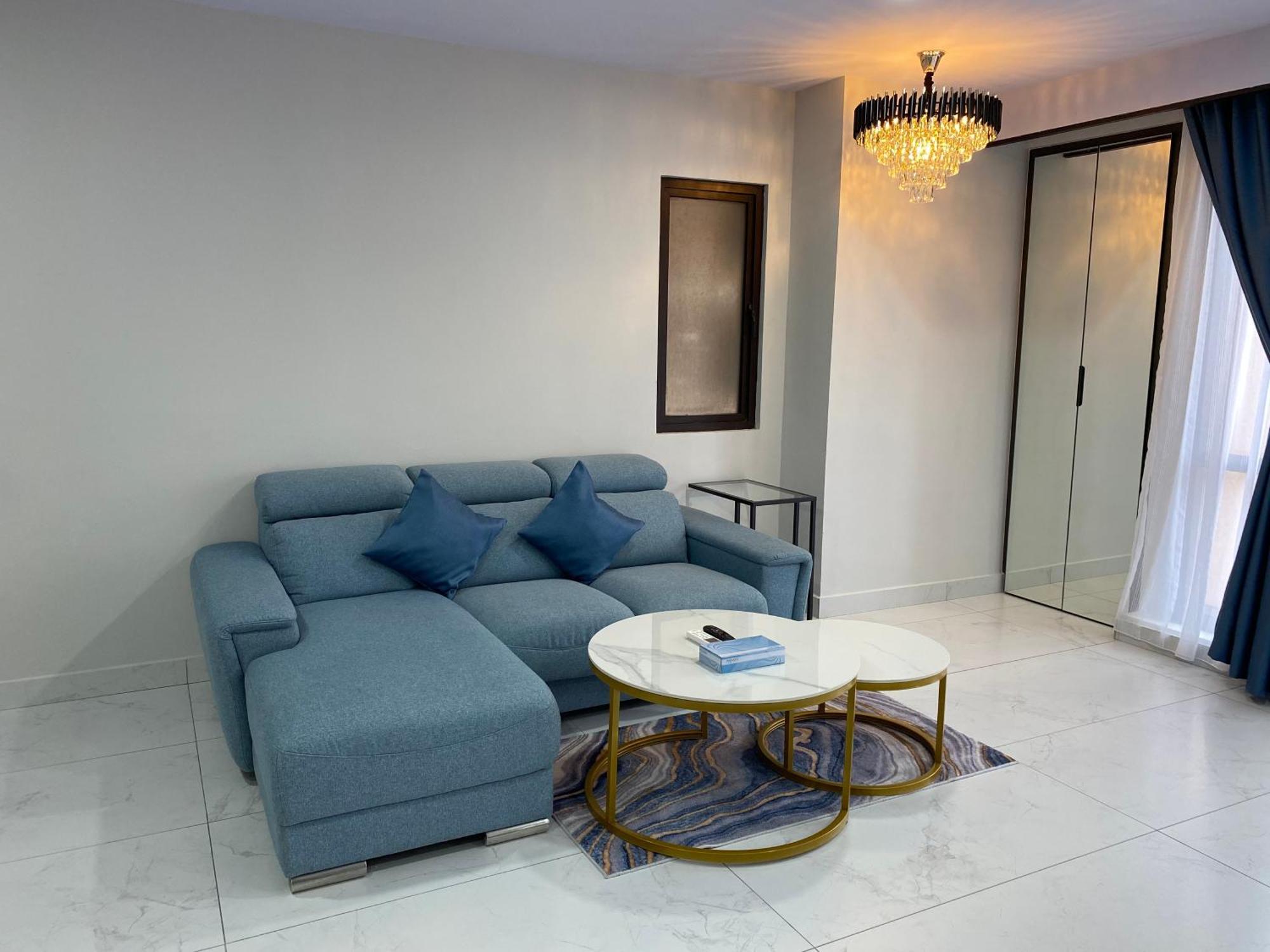Serviced @ Times Square Apartment *