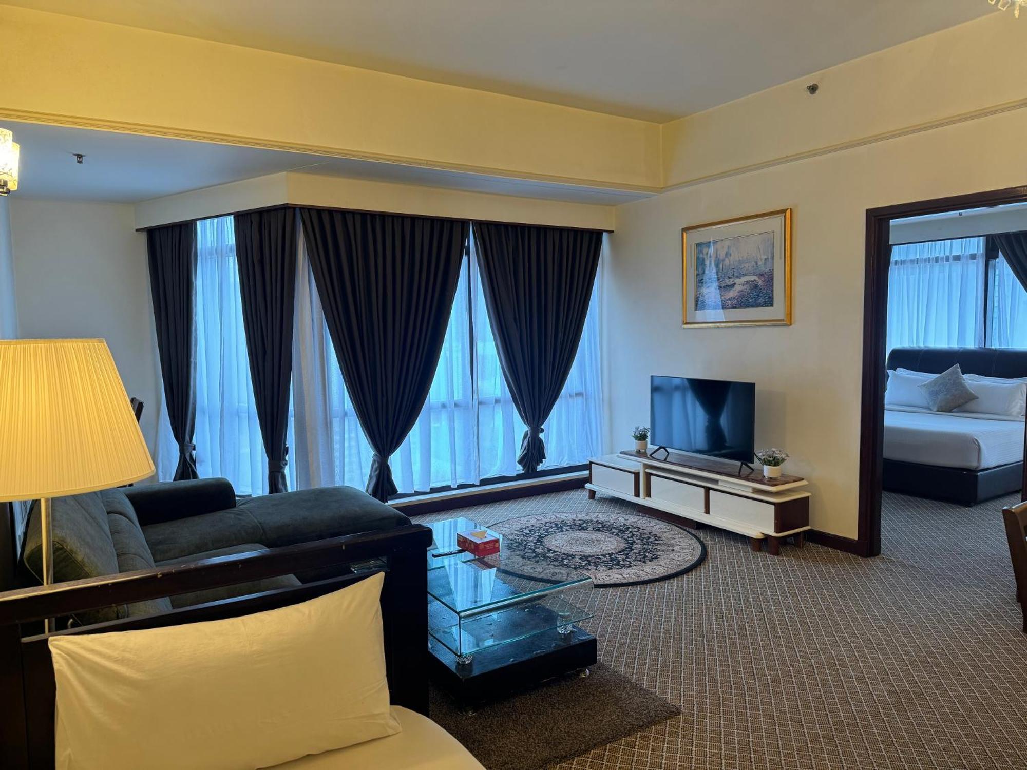 Apartment Serviced @ Times Square *