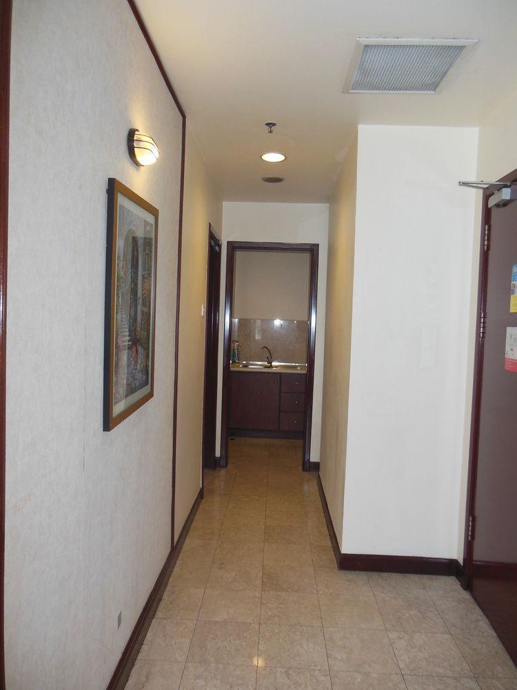 Serviced @ Times Square Apartment