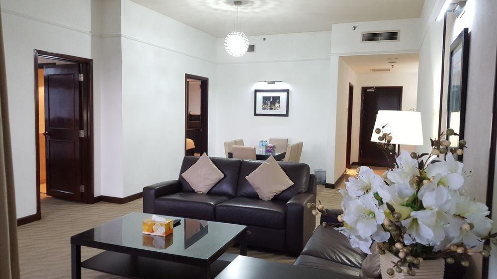 Serviced @ Times Square Apartment *