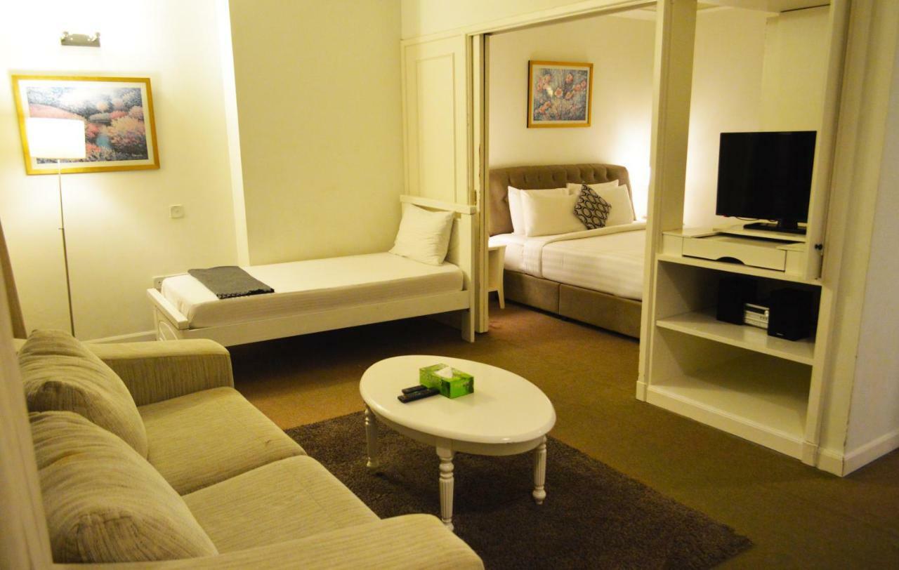 Apartment Serviced @ Times Square *